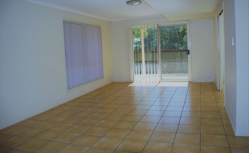 Photo - 01 Diamond Place, Runcorn QLD 4113 - Image 7