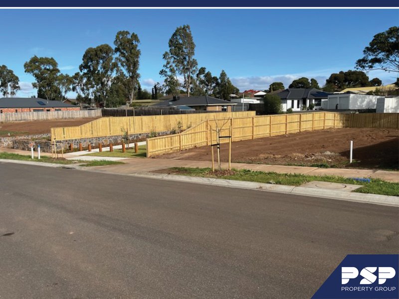 Photo - 01 Holman Crescent, Bacchus Marsh VIC 3340 - Image 2