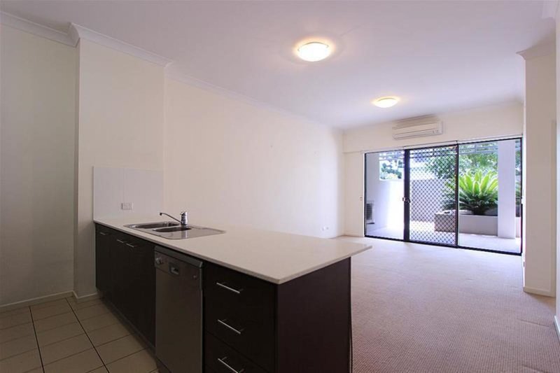 Photo - 01/41 Playfield Street, Chermside QLD 4032 - Image 2