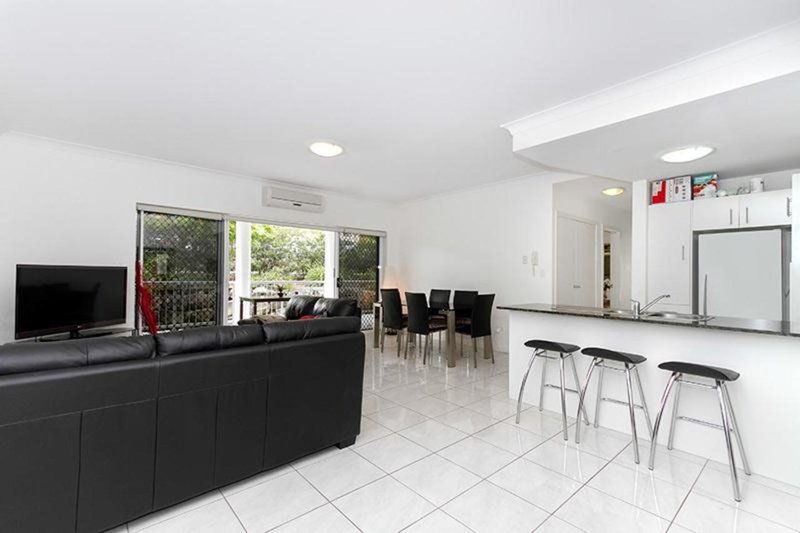 Photo - 02/35 Dunmore Terrace, Auchenflower QLD 4066 - Image 2