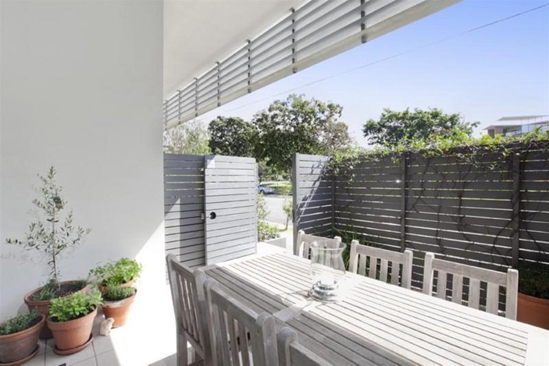 Photo - 02/8 Belgrave Road, Indooroopilly QLD 4068 - Image 5