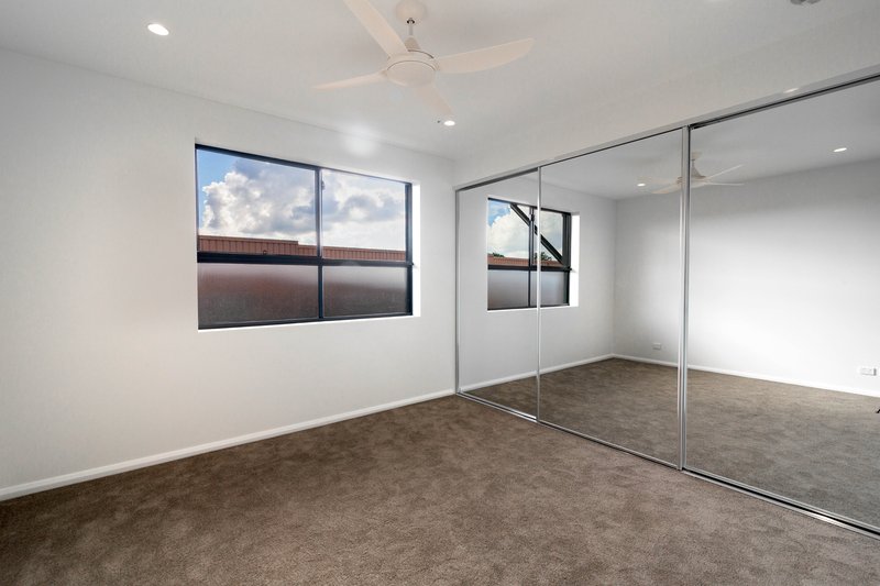 Photo - 03/25 Victoria Terrace, Annerley QLD 4103 - Image 24