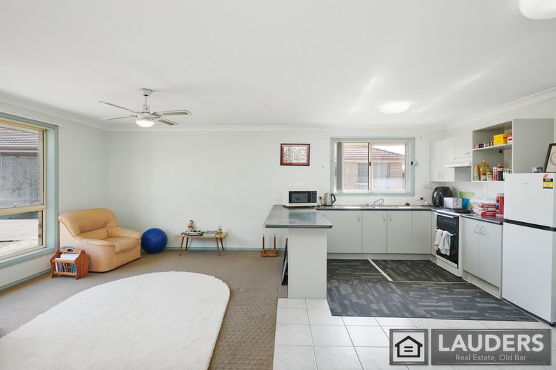 Photo - 1-10/72-74 Chatham Avenue, Taree NSW 2430 - Image 17