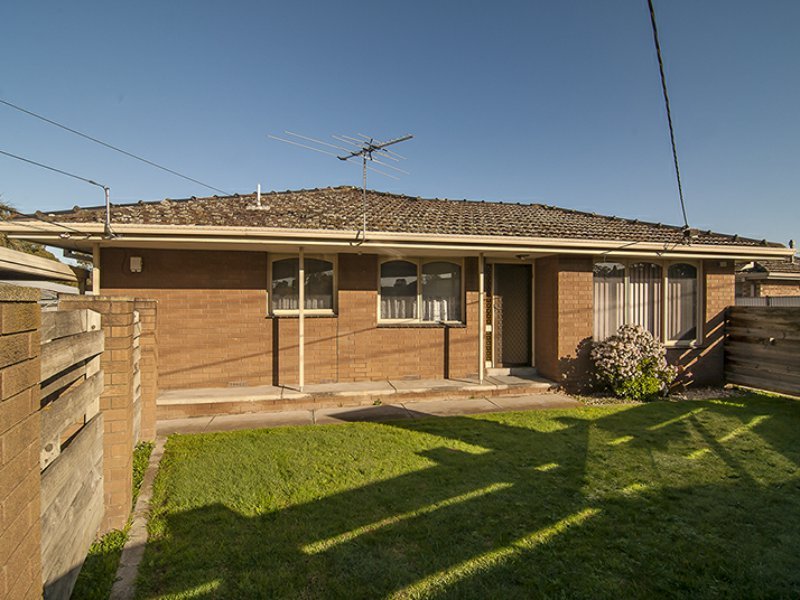 1 & 2, 104 Douglas Street, Noble Park VIC 3174