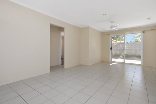 Photo - 1 & 2 / 28 Fernando Street, Burpengary QLD 4505 - Image 6