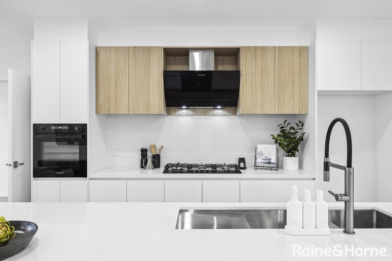 Photo - 1, 2 & 3/11 Epping Street, Kyneton VIC 3444 - Image 9