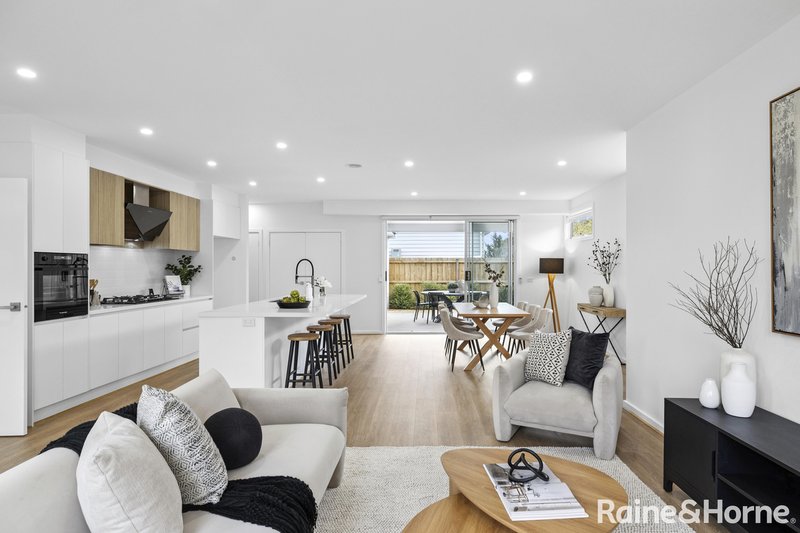 Photo - 1, 2 & 3/11 Epping Street, Kyneton VIC 3444 - Image 10