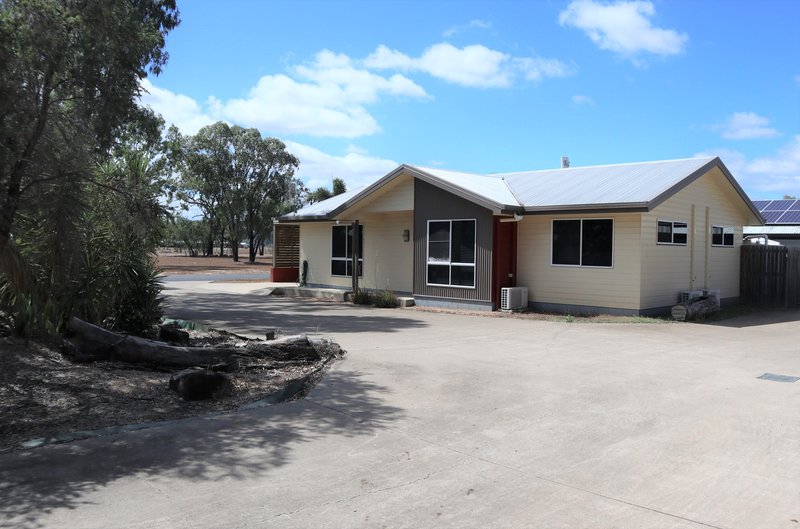 Photo - 1, 2 & 3/8 Cassia Court, Nebo QLD 4742 - Image 2