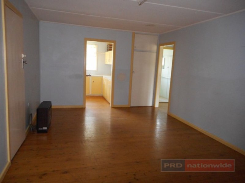 Photo - 1 & 2 / 7 Macquarie , Tumut NSW 2720 - Image 3