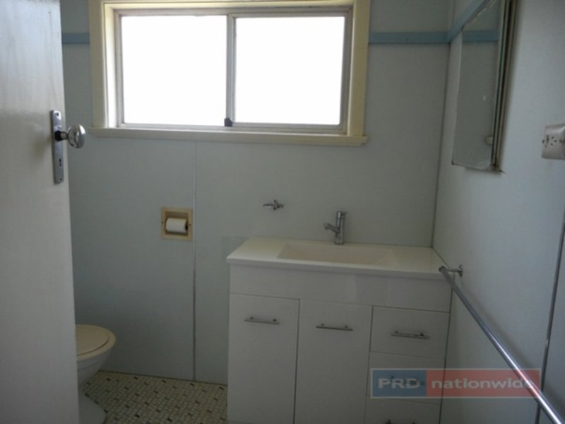 Photo - 1 & 2 / 7 Macquarie , Tumut NSW 2720 - Image 20