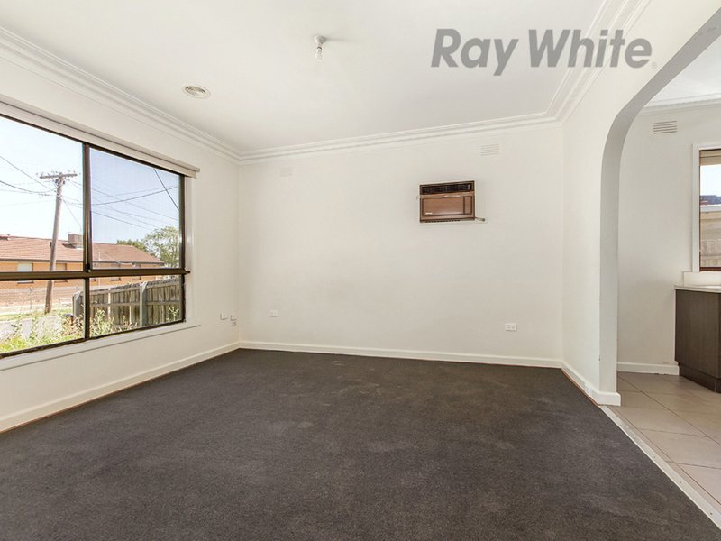 Photo - 1, 2 Vule Street, St Albans VIC 3021 - Image 2