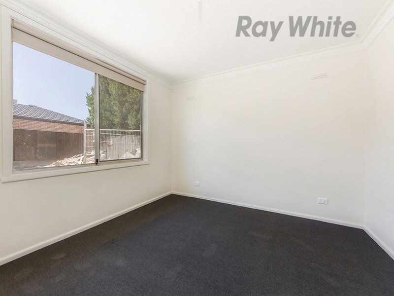 Photo - 1, 2 Vule Street, St Albans VIC 3021 - Image 5