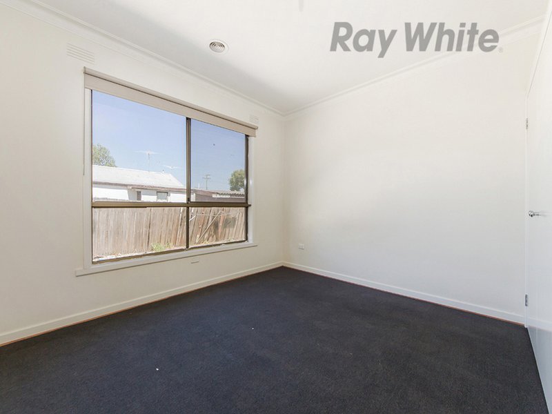 Photo - 1, 2 Vule Street, St Albans VIC 3021 - Image 6