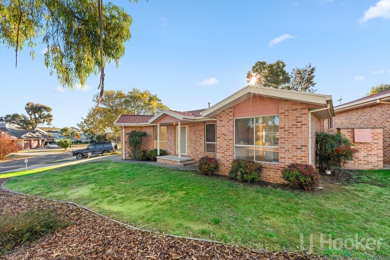 Photo - 1-2/10 Franklin Court, Jerrabomberra NSW 2619 - Image 6