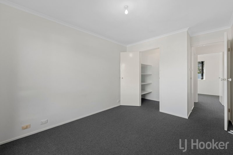 Photo - 1-2/10 Franklin Court, Jerrabomberra NSW 2619 - Image 9