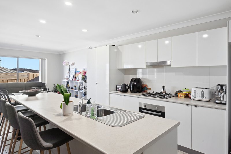 Photo - 1 & 2/11 Carlin Street, Glenvale QLD 4350 - Image 1