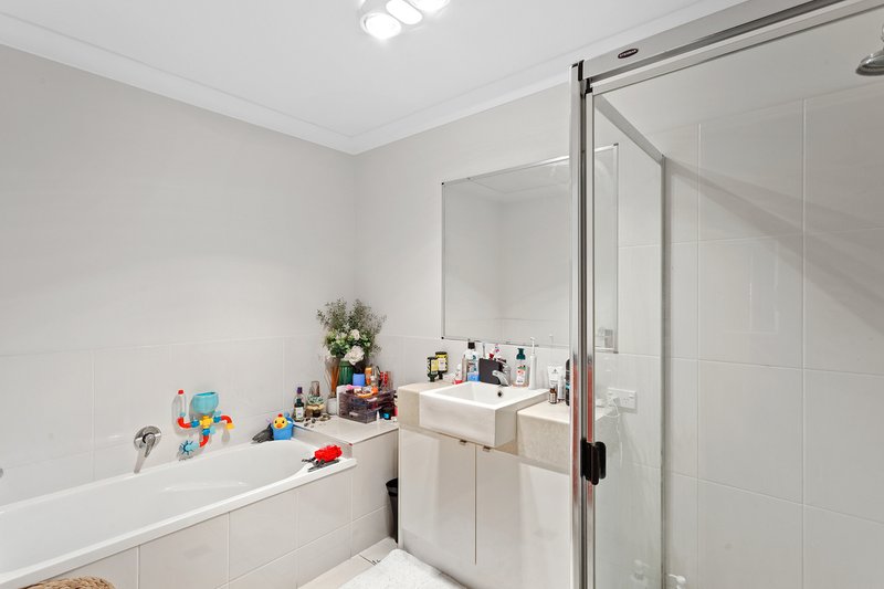 Photo - 1 & 2/11 Carlin Street, Glenvale QLD 4350 - Image 4