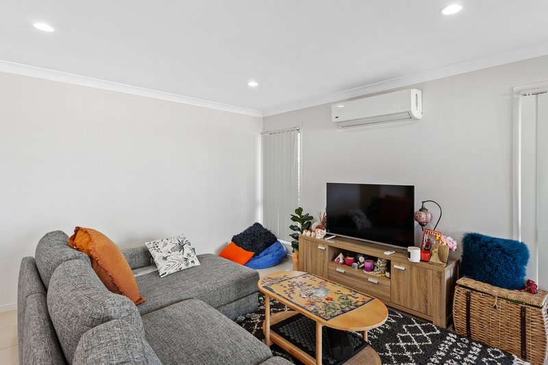 Photo - 1 & 2/11 Carlin Street, Glenvale QLD 4350 - Image 5