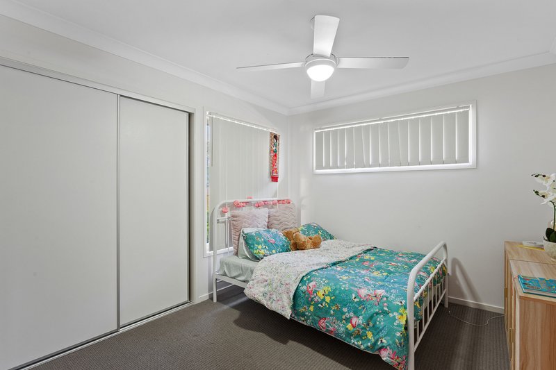 Photo - 1 & 2/11 Carlin Street, Glenvale QLD 4350 - Image 6