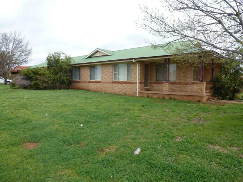 1 & 2/12 John Glenn Place, Dubbo NSW 2830