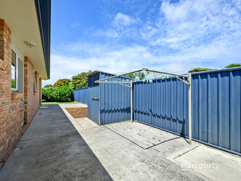 Photo - 1 & 2/13 Freestone Crescent, Wynyard TAS 7325 - Image 14