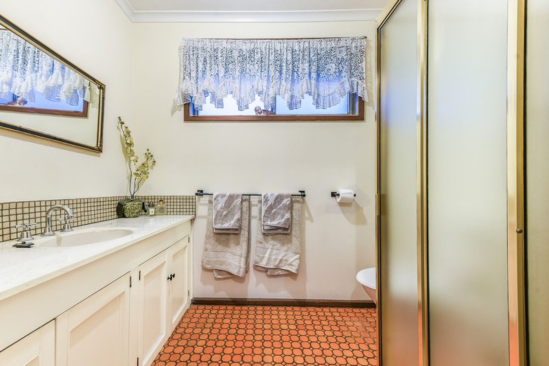 Photo - 1 & 2/13 Henderson Road, Keysborough VIC 3173 - Image 7