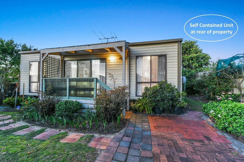 Photo - 1 & 2/13 Henderson Road, Keysborough VIC 3173 - Image 12