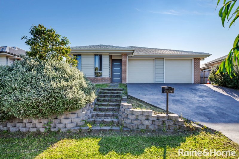 1 & 2/13 Mcglinchey Crescent, Thornton NSW 2322