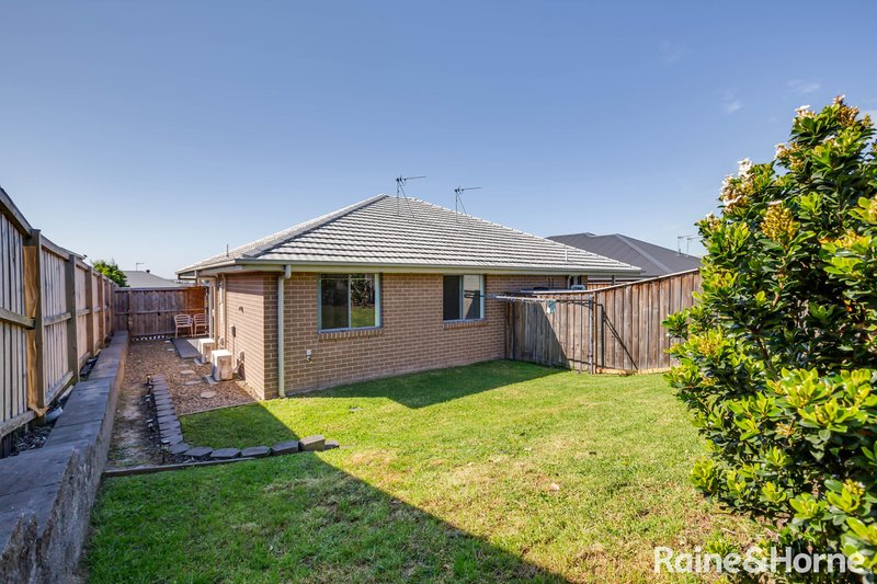 Photo - 1 & 2/13 Mcglinchey Crescent, Thornton NSW 2322 - Image 14