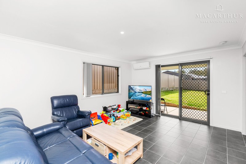 Photo - 1-2/131 Bradman Drive, Boorooma NSW 2650 - Image 5