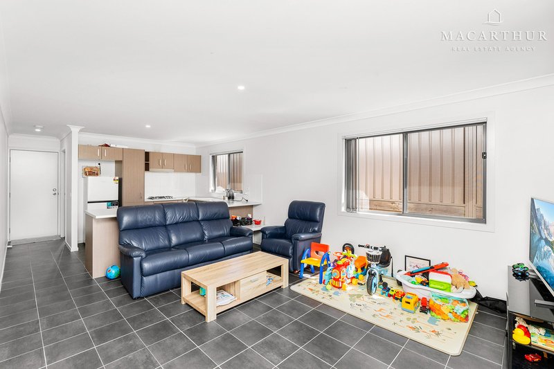 Photo - 1-2/131 Bradman Drive, Boorooma NSW 2650 - Image 6