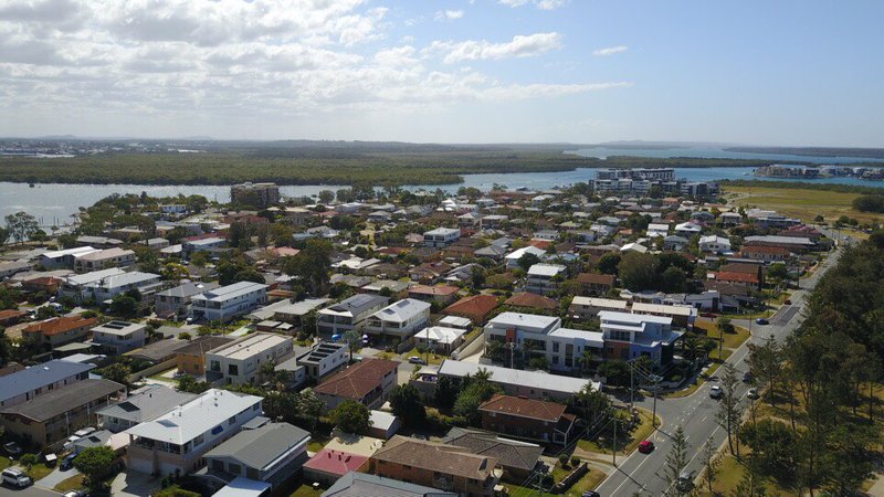 Photo - 1 & 2/14 Shoveller Avenue, Paradise Point QLD 4216 - Image 16