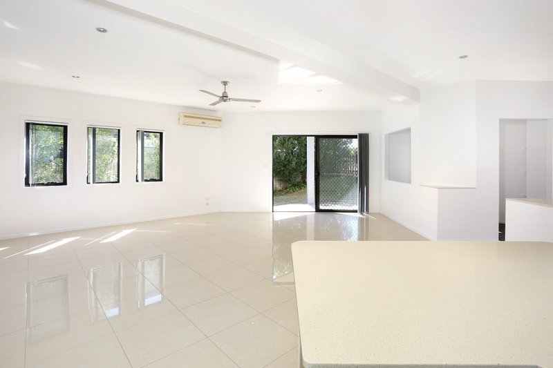 Photo - 1 & 2/15 Success Crescent, Ormeau QLD 4208 - Image 5