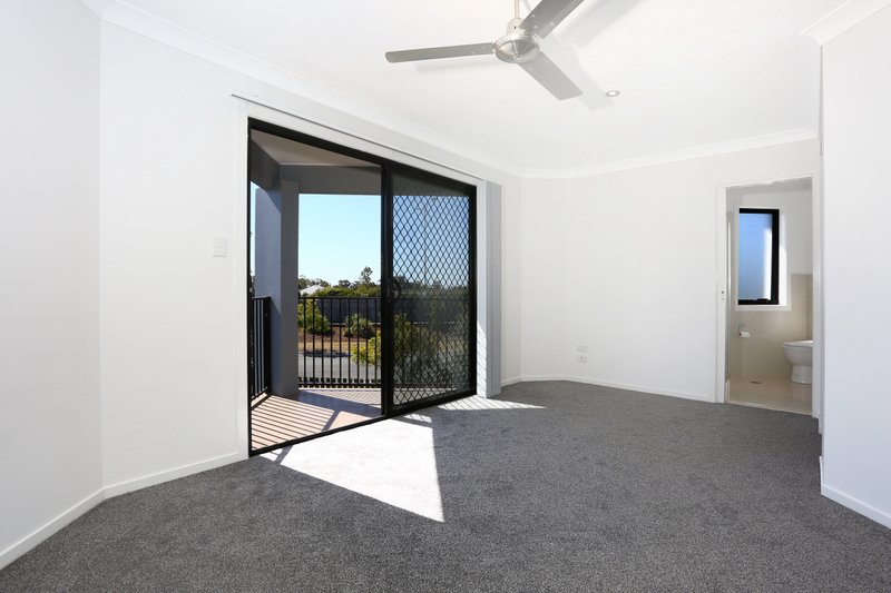 Photo - 1 & 2/15 Success Crescent, Ormeau QLD 4208 - Image 10