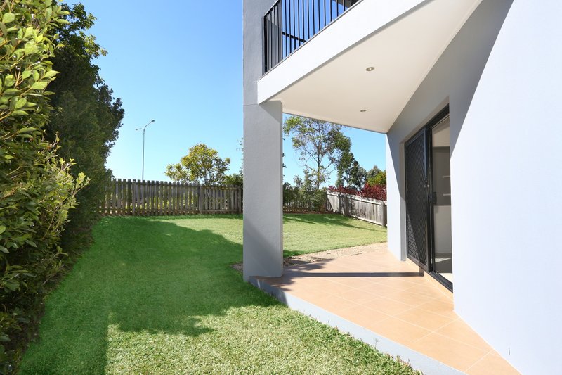 Photo - 1 & 2/15 Success Crescent, Ormeau QLD 4208 - Image 18