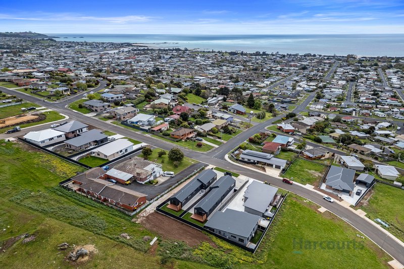 Photo - 1 & 2/174 Trevor Street, Ulverstone TAS 7315 - Image 25