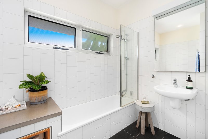 Photo - 1-2/18 Belmore Terrace, Sunshine Beach QLD 4567 - Image 20