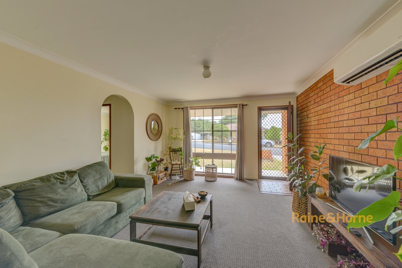 Photo - 1 & 2/19 Burilla Street, Tamworth NSW 2340 - Image 4