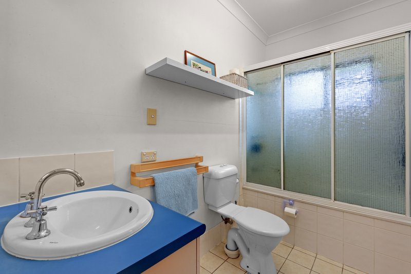 Photo - 1 & 2/2 Dowsett Close, Yorkeys Knob QLD 4878 - Image 11