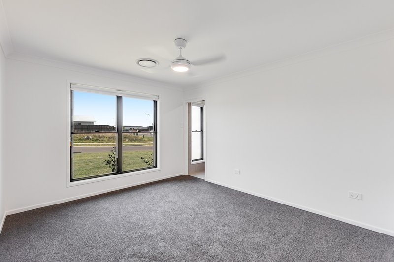 Photo - 1 & 2/2 Mcewan Crescent, Kearneys Spring QLD 4350 - Image 14