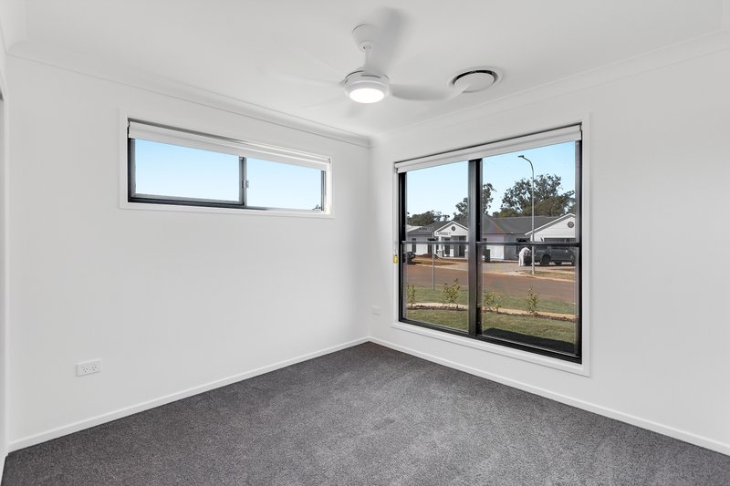 Photo - 1 & 2/2 Mcewan Crescent, Kearneys Spring QLD 4350 - Image 18