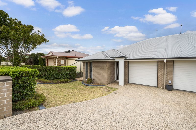 Photo - 1 & 2/20 Duncan Street, Wilsonton Heights QLD 4350 - Image 2