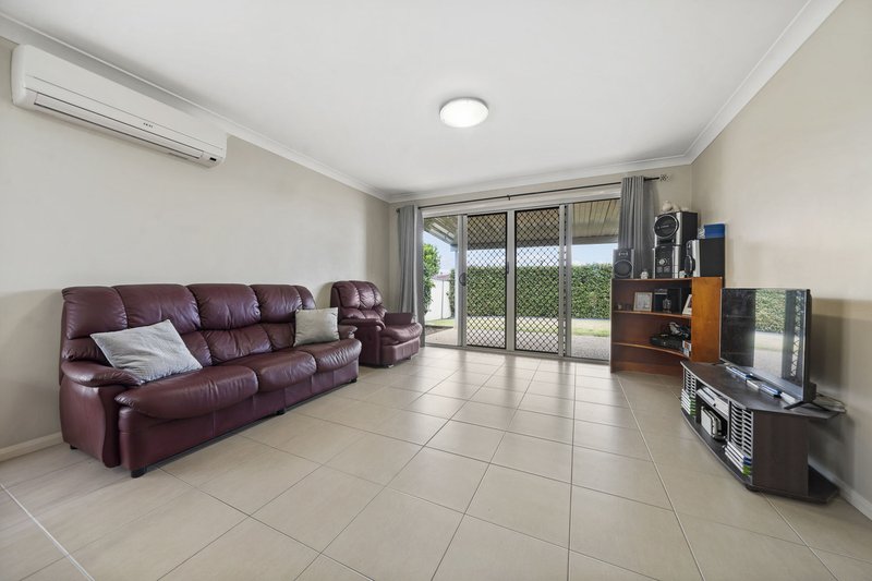 Photo - 1 & 2/20 Duncan Street, Wilsonton Heights QLD 4350 - Image 4