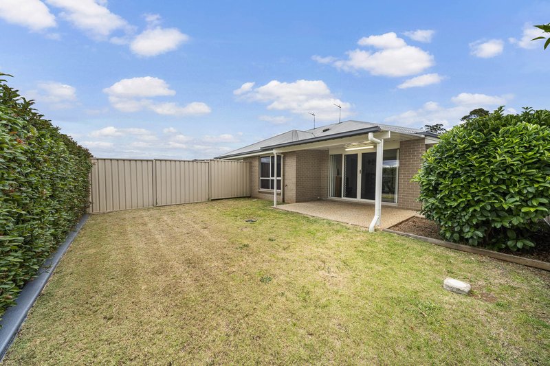 Photo - 1 & 2/20 Duncan Street, Wilsonton Heights QLD 4350 - Image 11