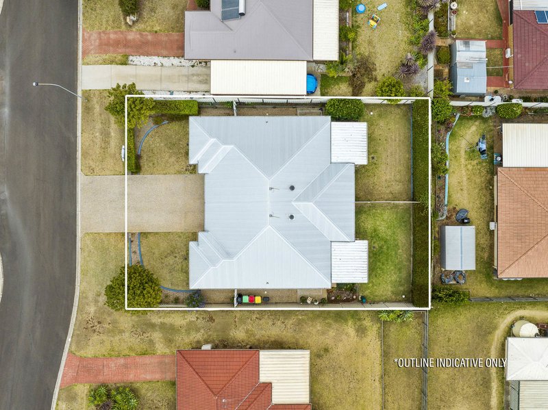 Photo - 1 & 2/20 Duncan Street, Wilsonton Heights QLD 4350 - Image 15