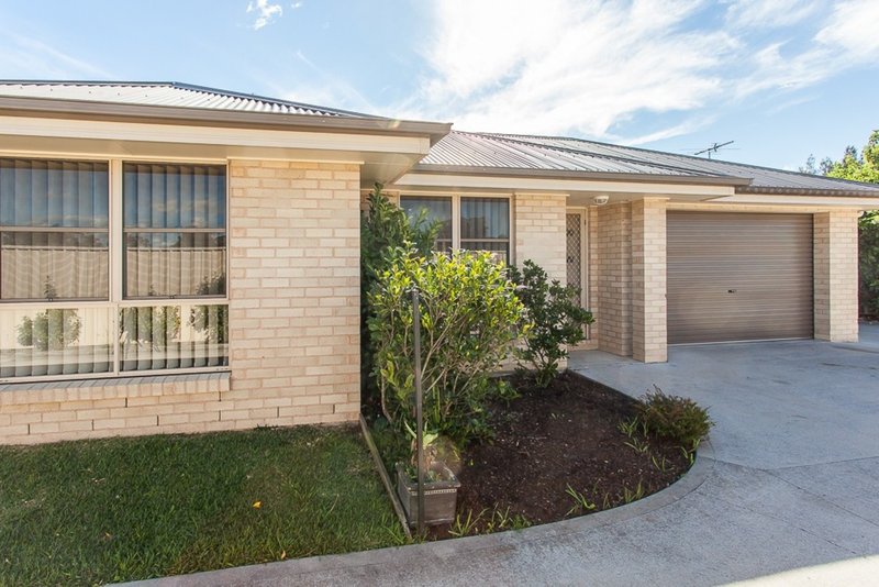 Photo - 1 & 2/22 Alpine Avenue, Cessnock NSW 2325 - Image 7