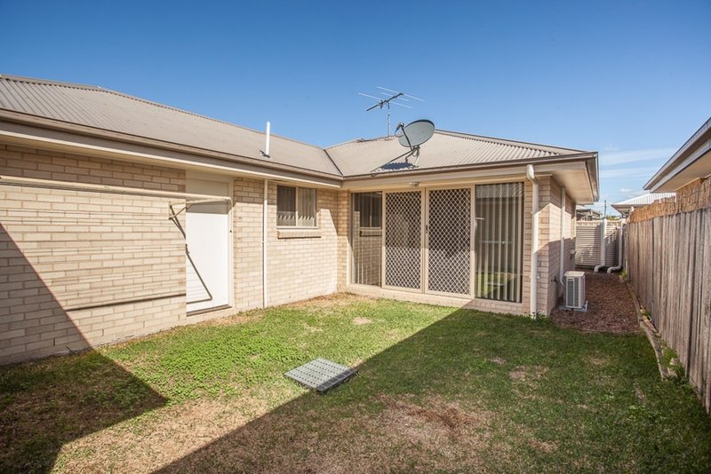 Photo - 1 & 2/22 Alpine Avenue, Cessnock NSW 2325 - Image 20