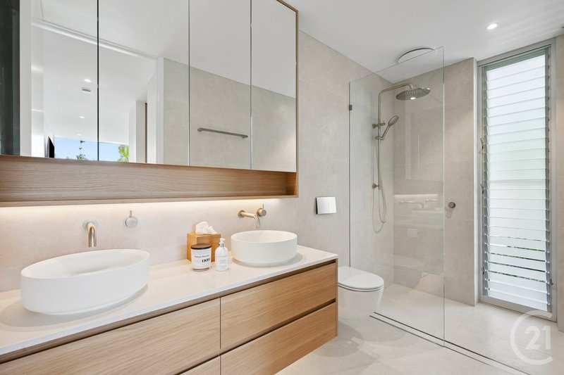 Photo - 1 & 2/23 Edward Street, Noosaville QLD 4566 - Image 10