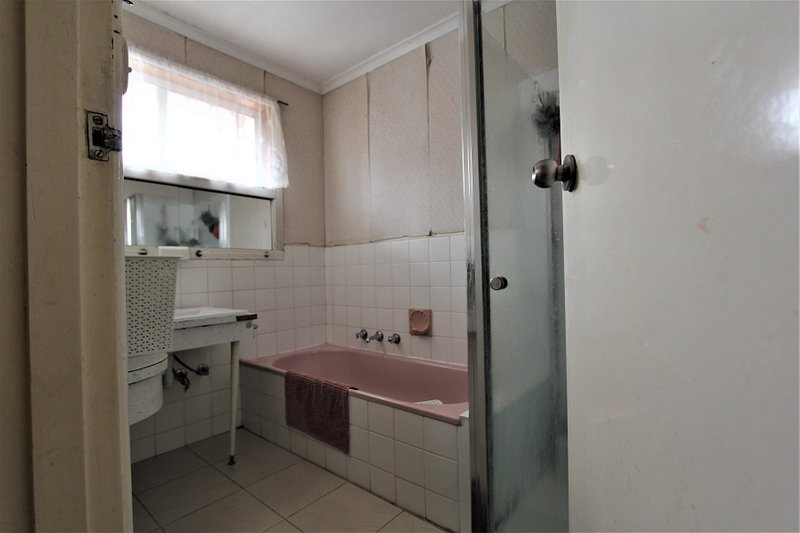 Photo - 1-2/24 Balmoral Avenue, Springvale VIC 3171 - Image 6