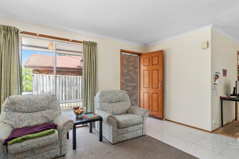 Photo - 1 & 2/25 Hambidge Crescent, Gilmore ACT 2905 - Image 2